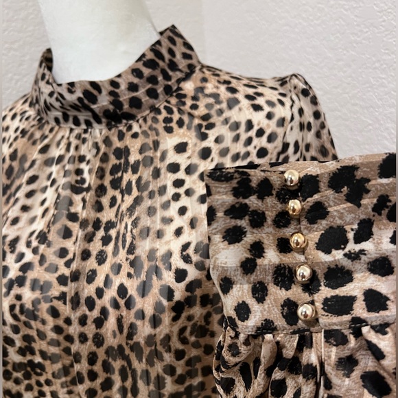 H&M Tops - H&M Leopard top